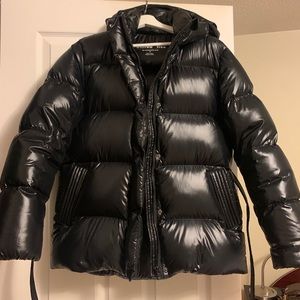 ARITZIA SUPER PUFF BLACK HIGH GLOSS W BELT